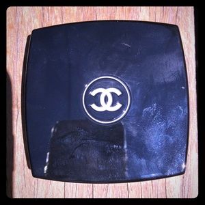 CHANEL Les 4 Ombres Multi-Effect Quadra Eyeshadow